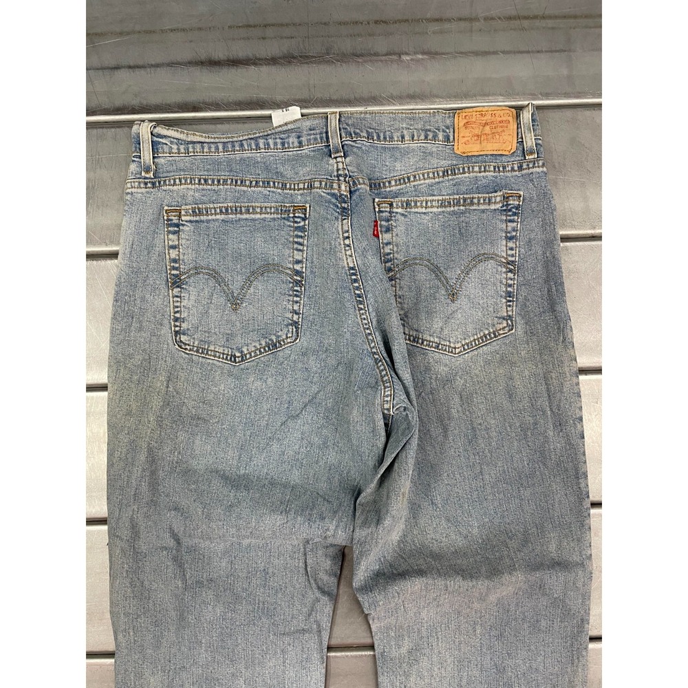 Vintage Levis 550 Jeans Womens 16S 35X30 Blue Light Wash Denim Relaxed Boot Cut - Picture 11 of 14